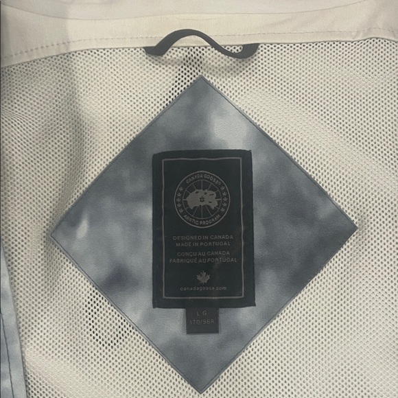 Canada Goose Black Label Kitsilano Raincoat
Large - Picture 5 of 9